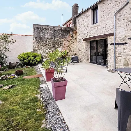 Дом отдыха 1 Bedroom Stunning In En Retz *