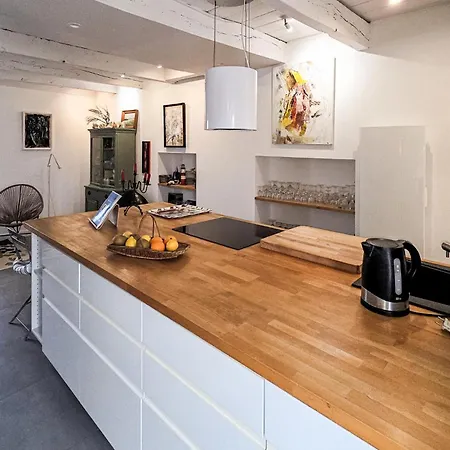 Дом отдыха 1 Bedroom Stunning In En Retz