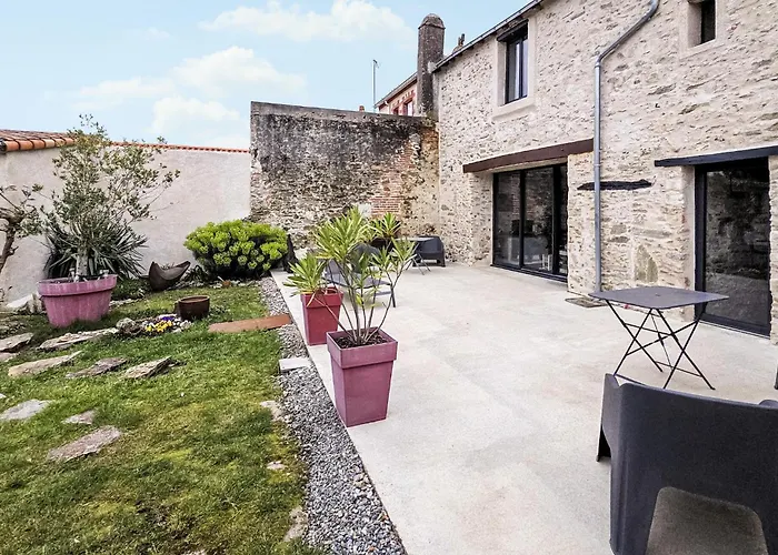 Дом отдыха 1 Bedroom Stunning In En Retz *