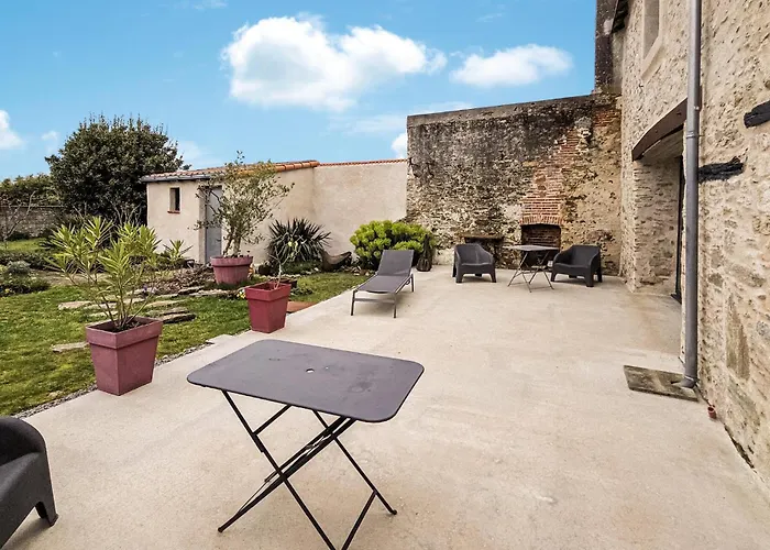 Дом отдыха 1 Bedroom Stunning In En Retz Villeneuve-en-Retz