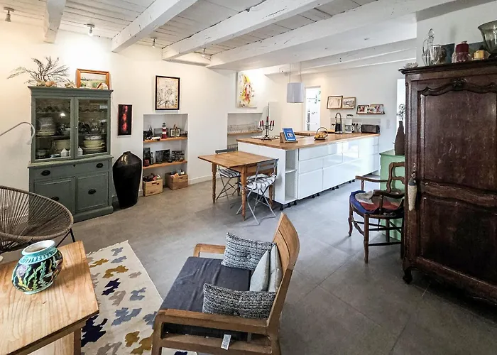 Дом отдыха 1 Bedroom Stunning In En Retz *